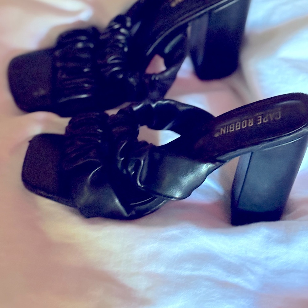 Black Women's Heeled Sandals